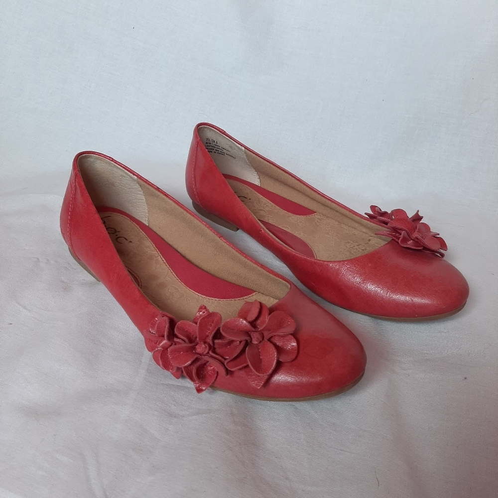B.O.C Coral Leather Slip On Flats